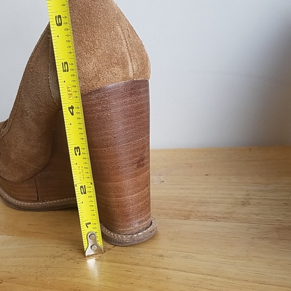 Kors Michael Kors size 9 closed toe wedges - Picture 3 of 3